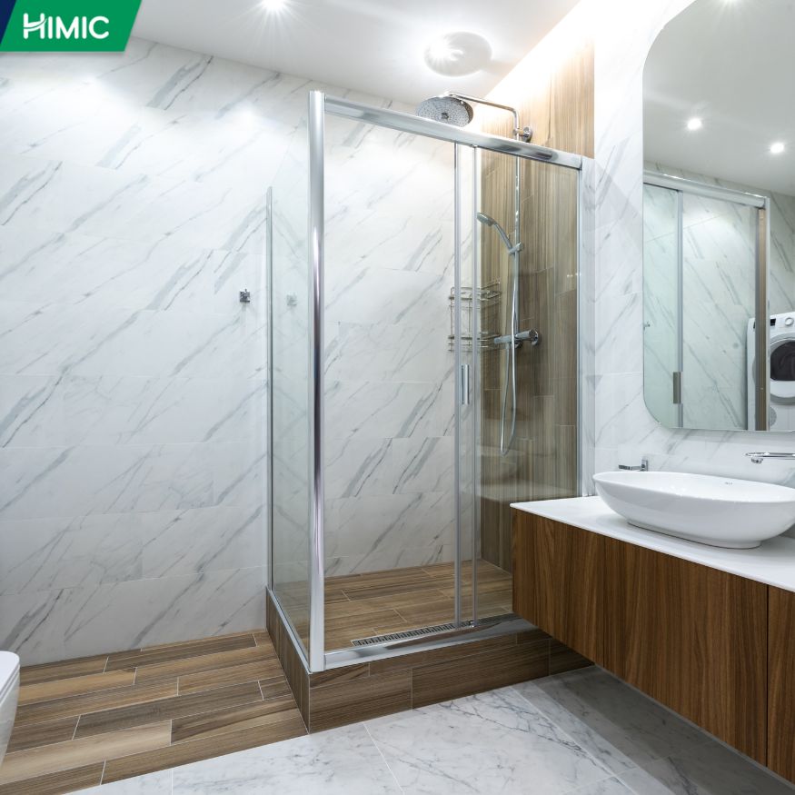 So Sánh Trực Quan Giữa Bồn Tắm Đứng và Bồn Tắm Nằm