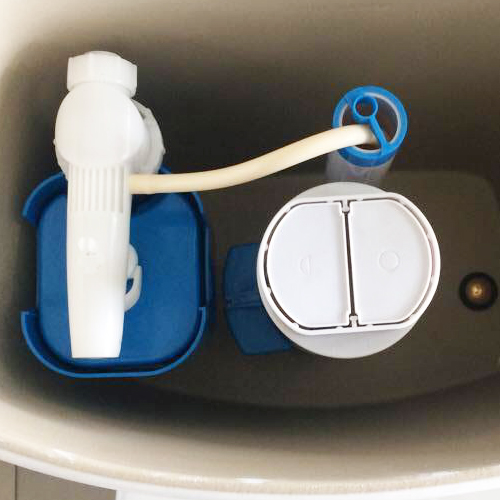 Vệ sinh hoặc thay thế van xả bị cong vênh, bám bẩn